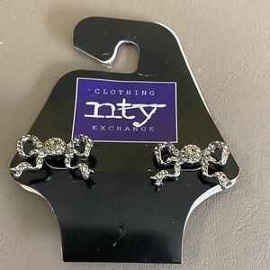 NTY CLOTHING EXCHANGE Crystal Bow Earrings